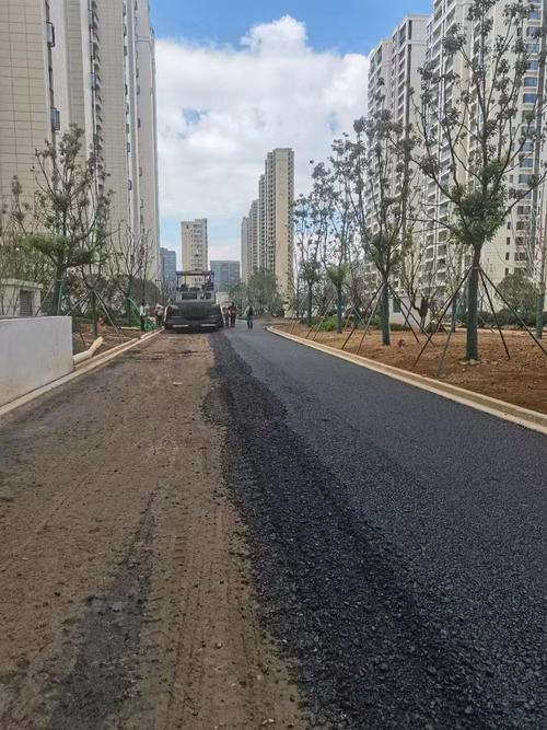 寧波友佳瀝青工程 市政道路瀝青施工的專業(yè)解決方案