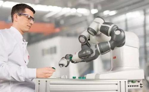 智能機器人研發 制造業智能化轉型的先鋒力量